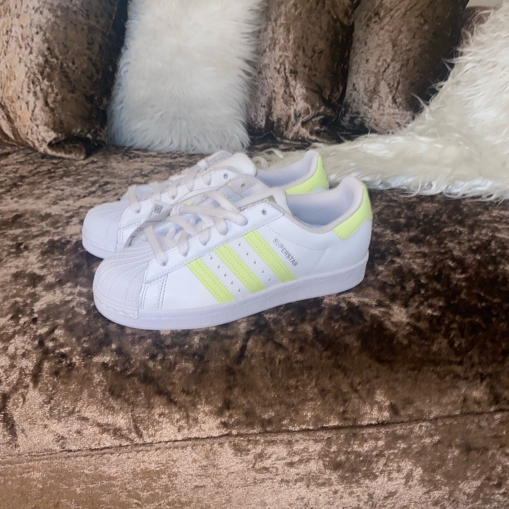 Shell top, Adidas, lime stripe